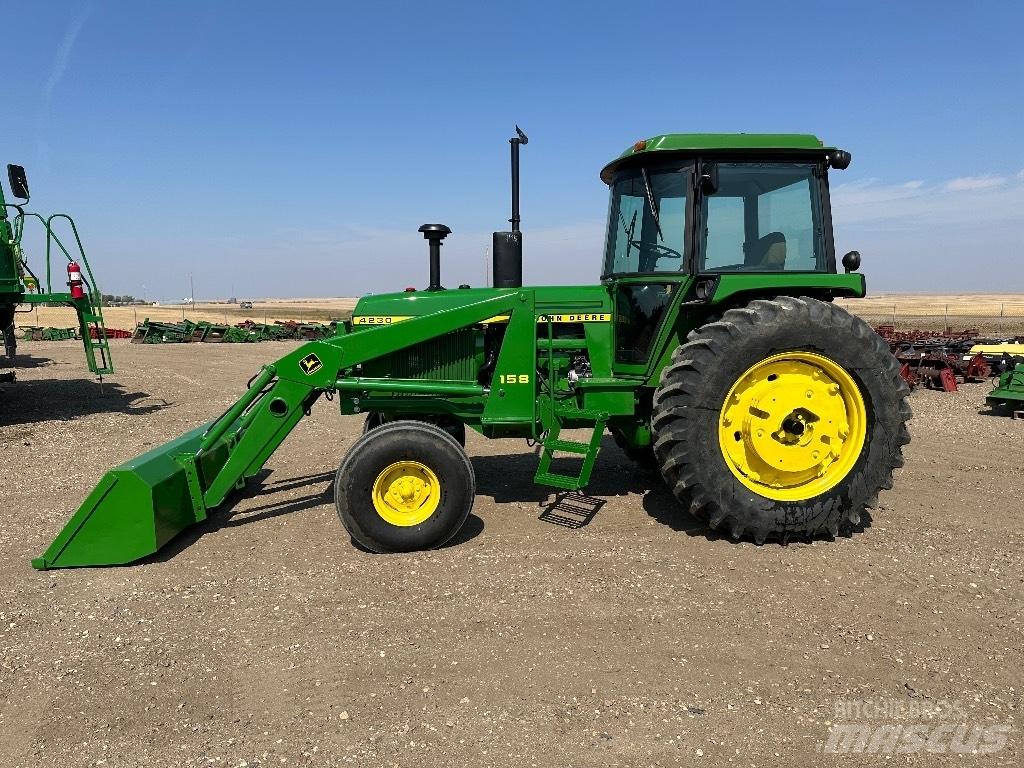 John Deere 4230 Traktorer