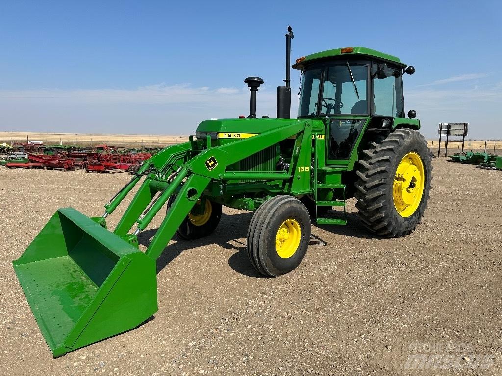 John Deere 4230 Traktorer