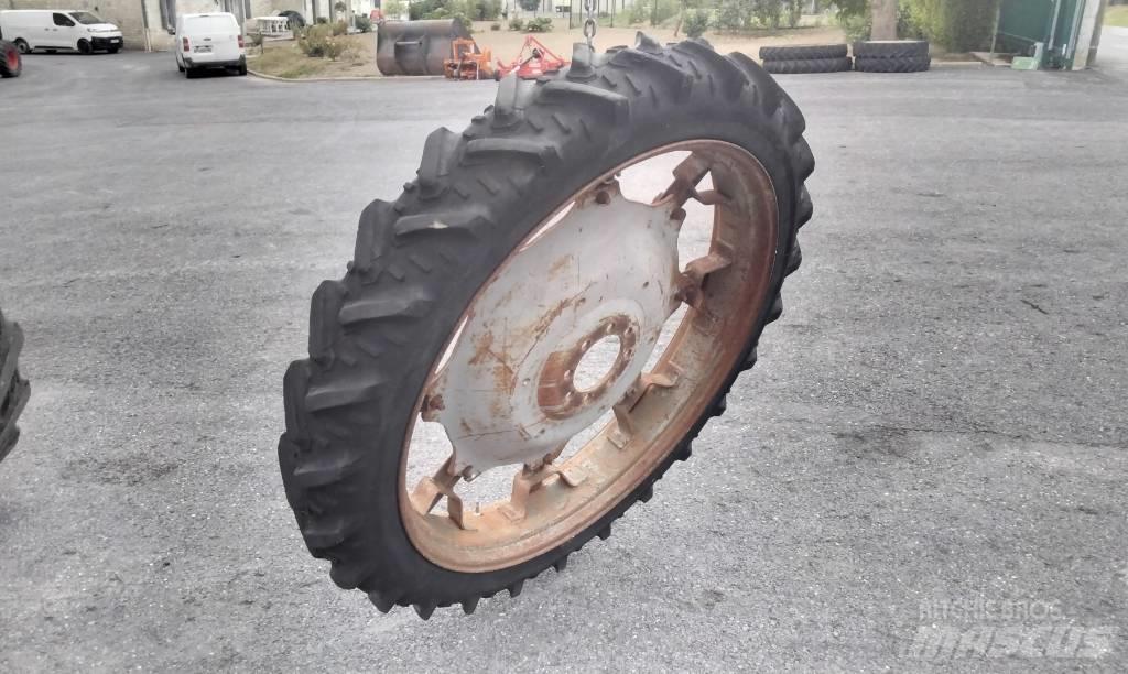 Kleber 8.3R44 Dekk, hjul og felger