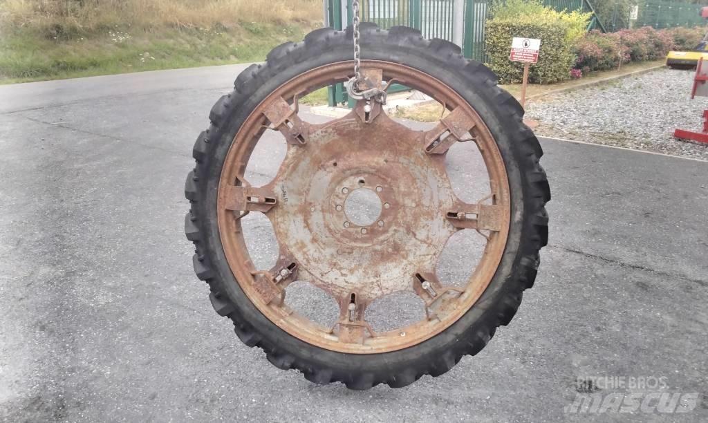Kleber 8.3R44 Dekk, hjul og felger