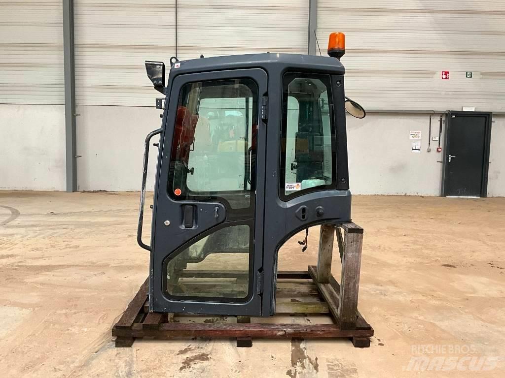 Kubota U 48-4 / U 55-4 Førerhus og Interiør