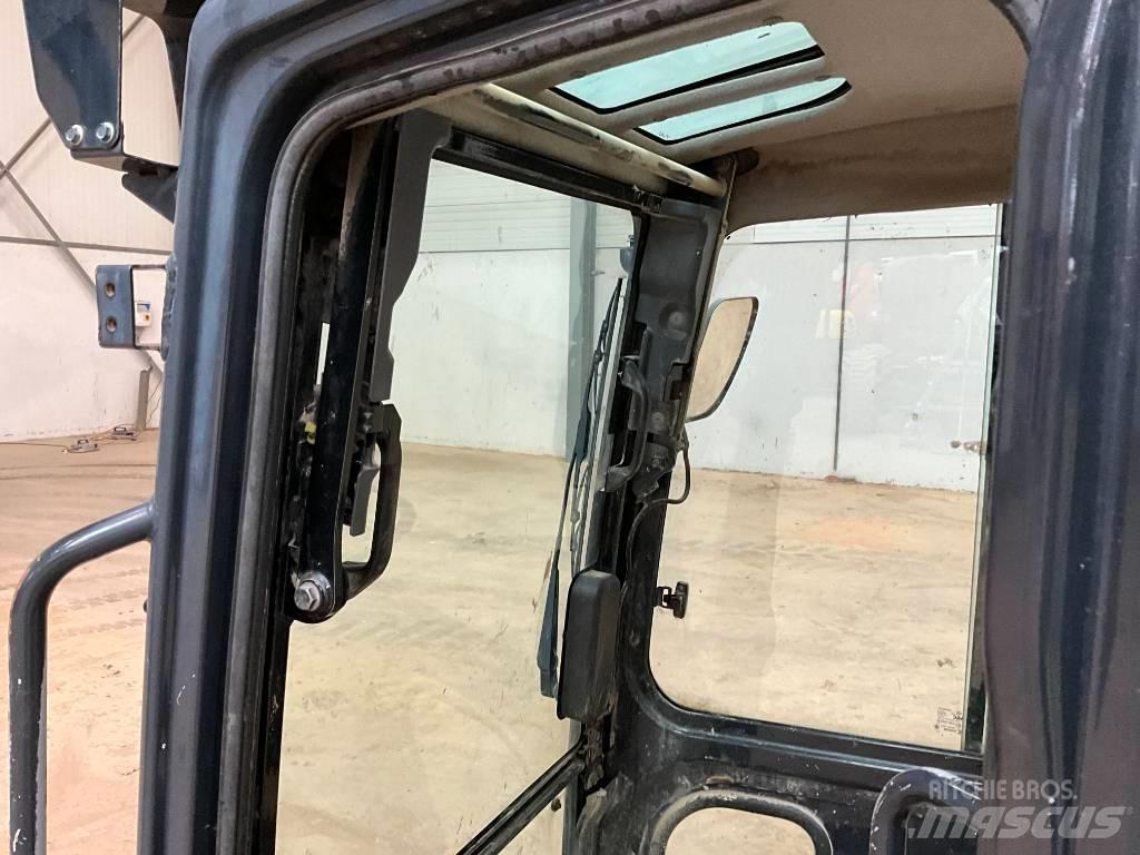 Kubota U 48-4 / U 55-4 Førerhus og Interiør