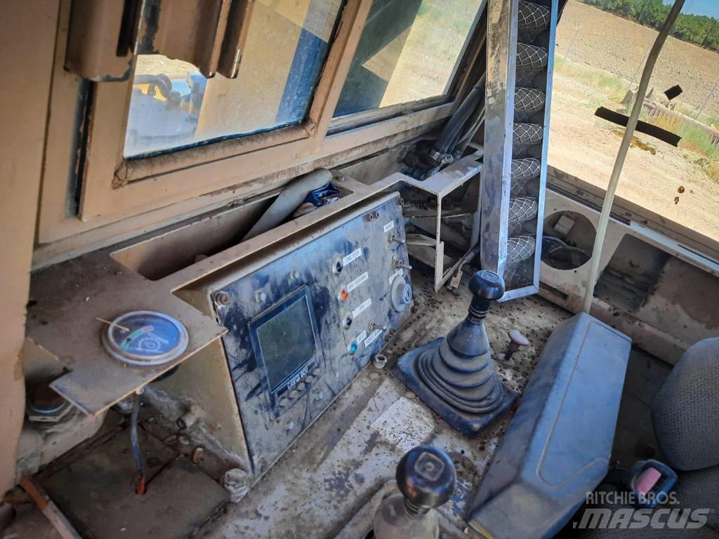 Komatsu D 375-1 Dozere Beltegående