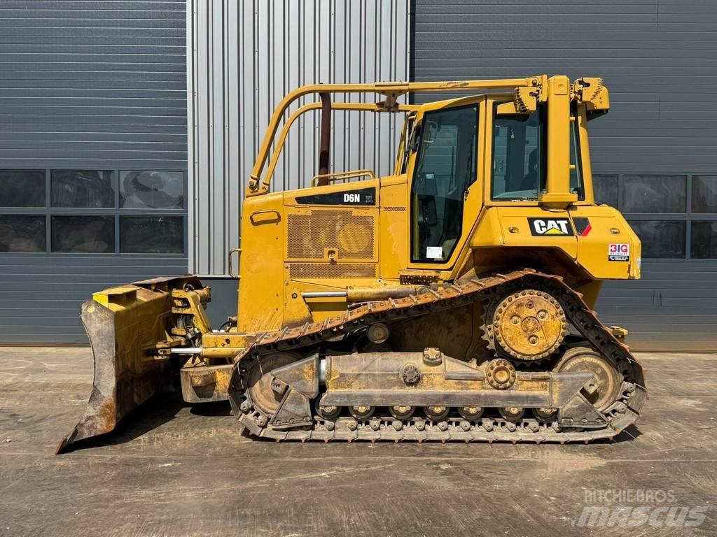 CAT D6N XL Dozere Beltegående