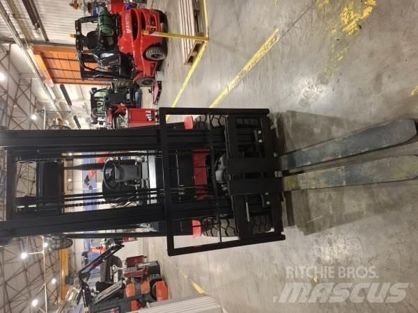 Manitou MI25D Terrenggående gaffeltruck