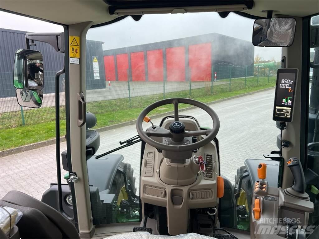 John Deere 6120M Traktorer