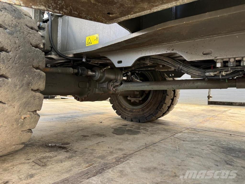 Sennebogen 825M E Gravemaskiner for avfallshåndtering