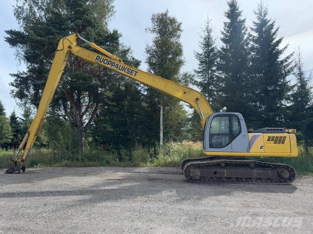New Holland E 215 Gravemaskiner med lang bom