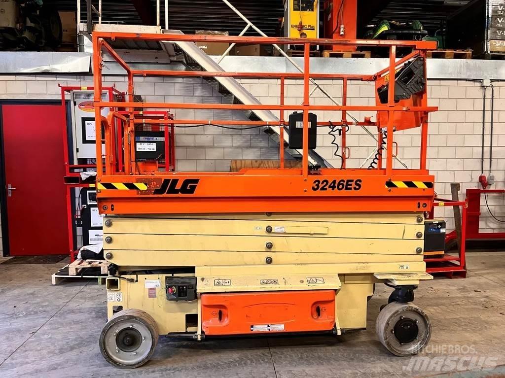 JLG 3246ES Sakselifter