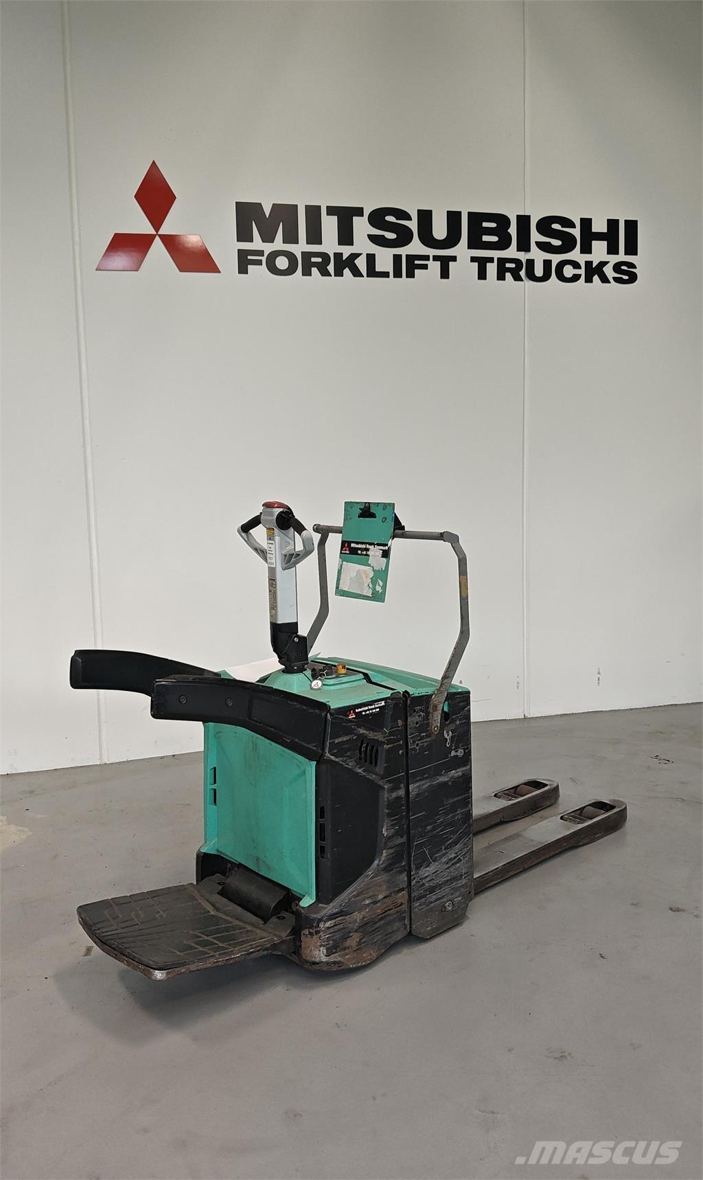 Mitsubishi PBV20N2 Platform truck