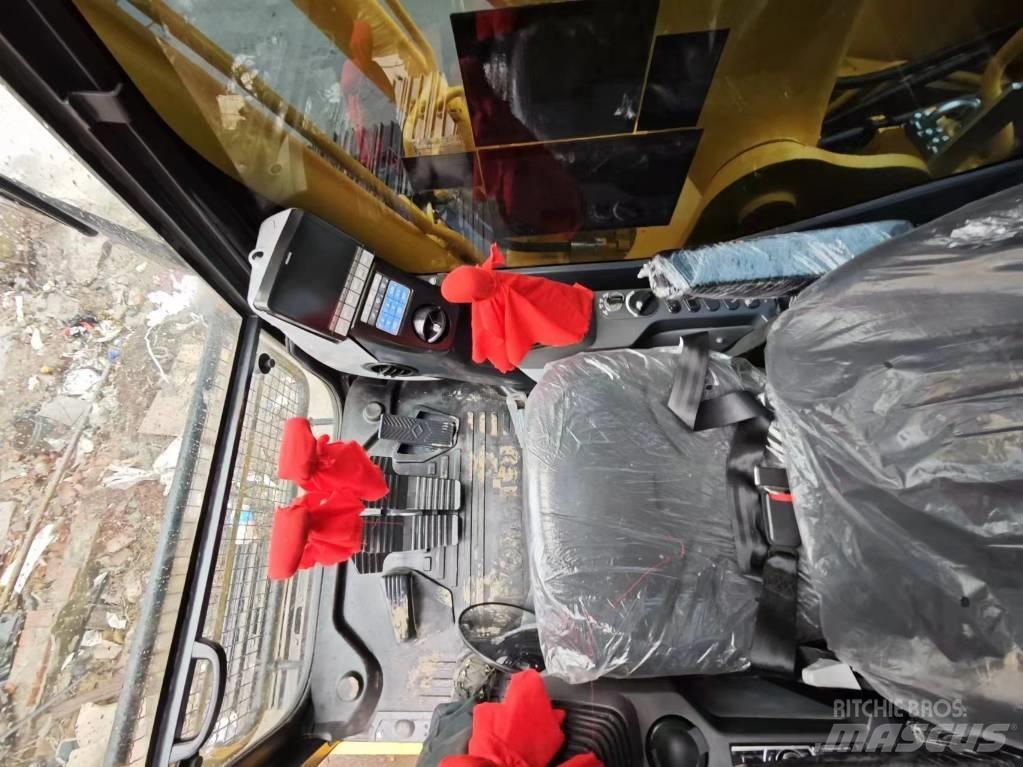 Komatsu PC 220-8 Beltegraver