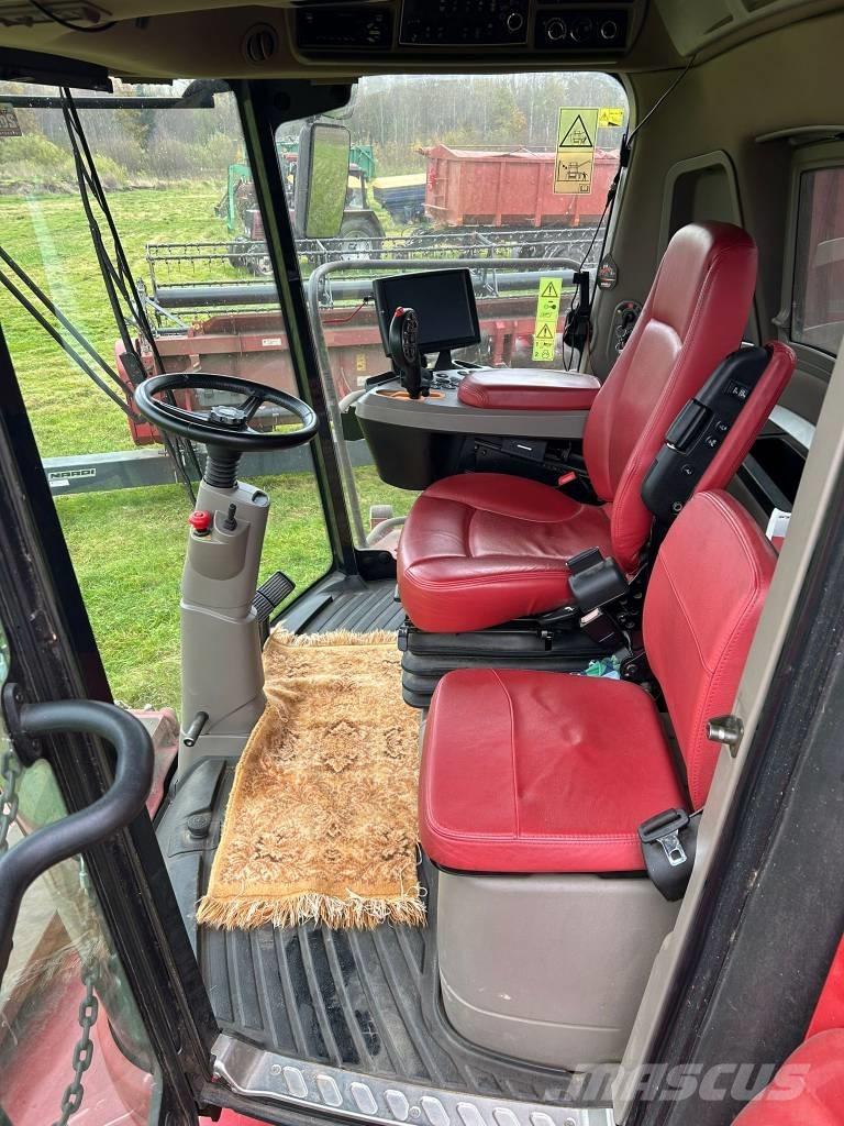 Case IH 8250 Skurtreskere