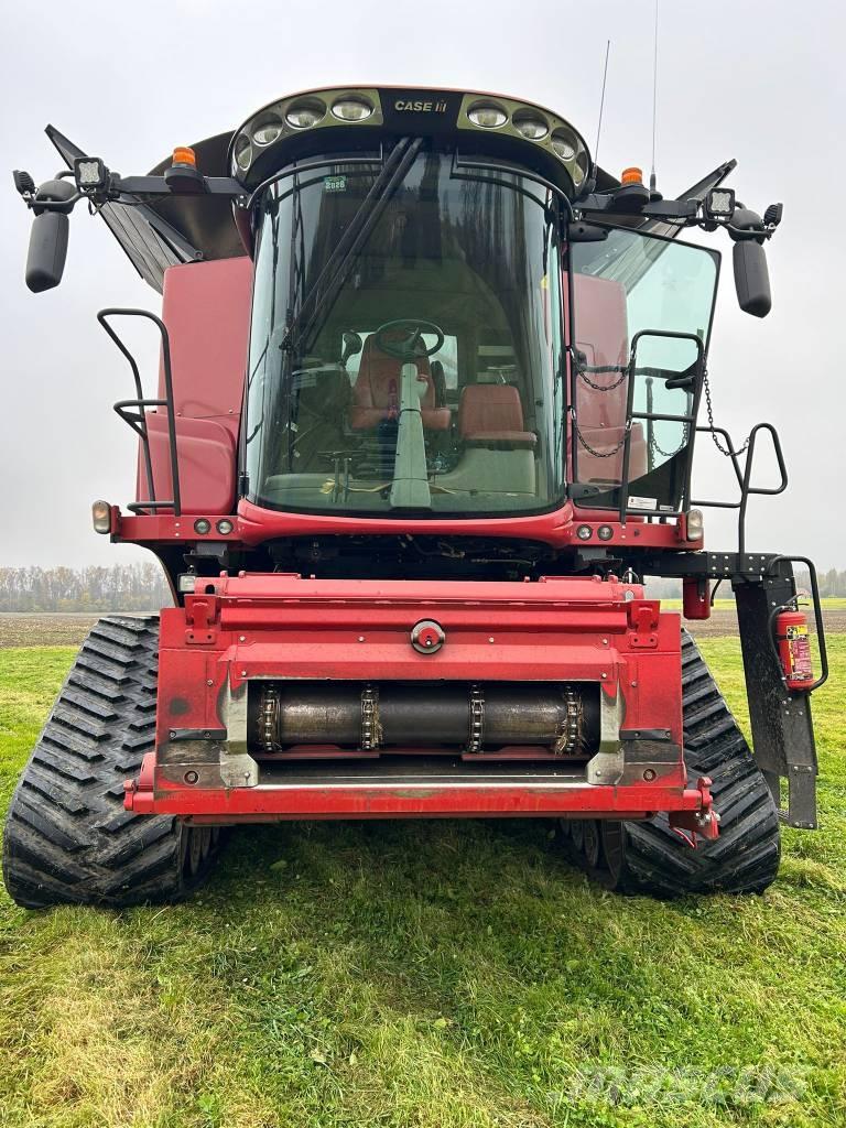 Case IH 8250 Skurtreskere