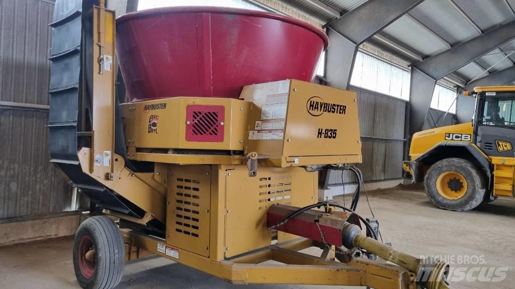 Haybuster H-835 Rundballerivere, -kuttere og -utpakkere