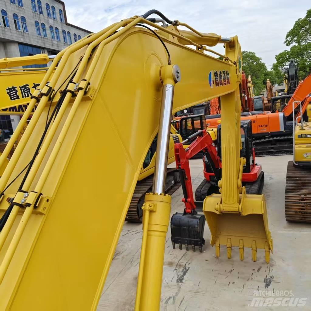 Komatsu PC 220-8 Beltegraver