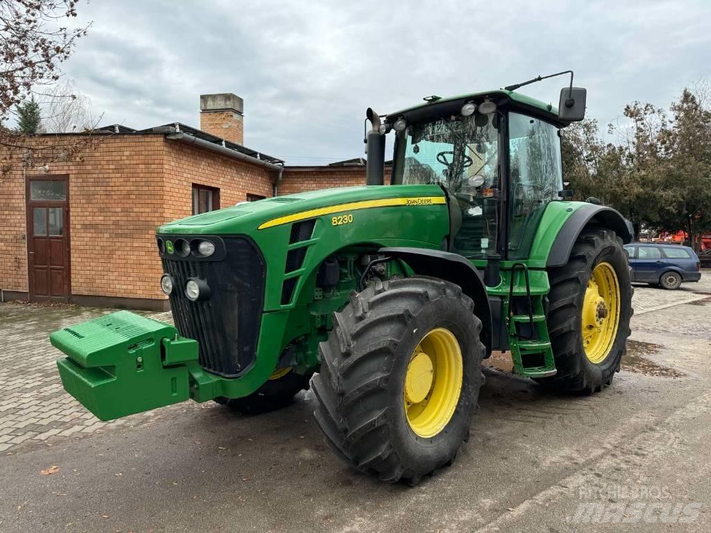 John Deere 8230 Traktorer