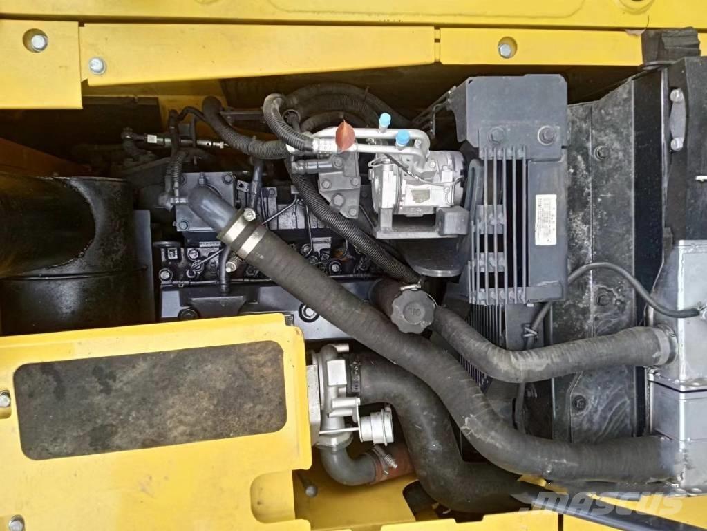 Komatsu PC130-7 Beltegraver