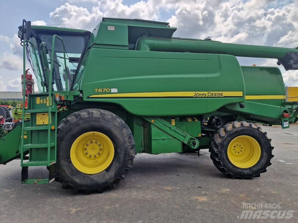 John Deere T670 Skurtreskere
