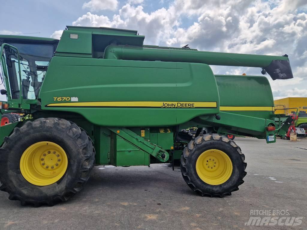 John Deere T670 Skurtreskere