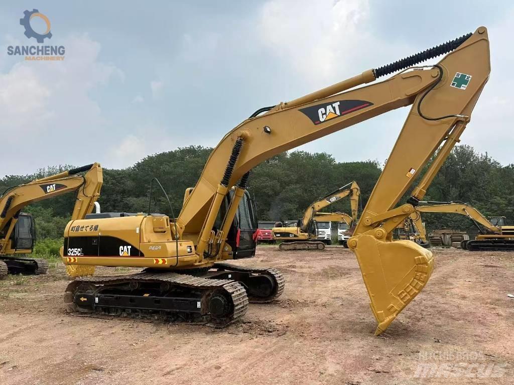 CAT 325 CL Beltegraver