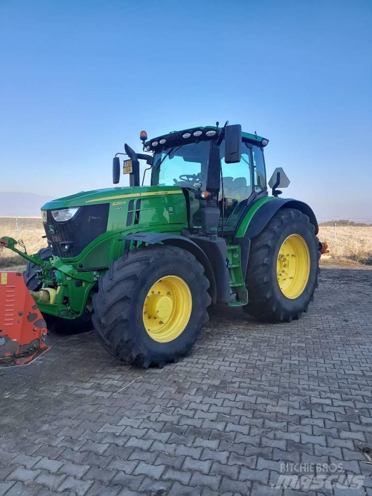 John Deere 6250R Traktorer