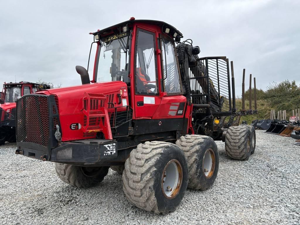 Komatsu 835 Lassbærere