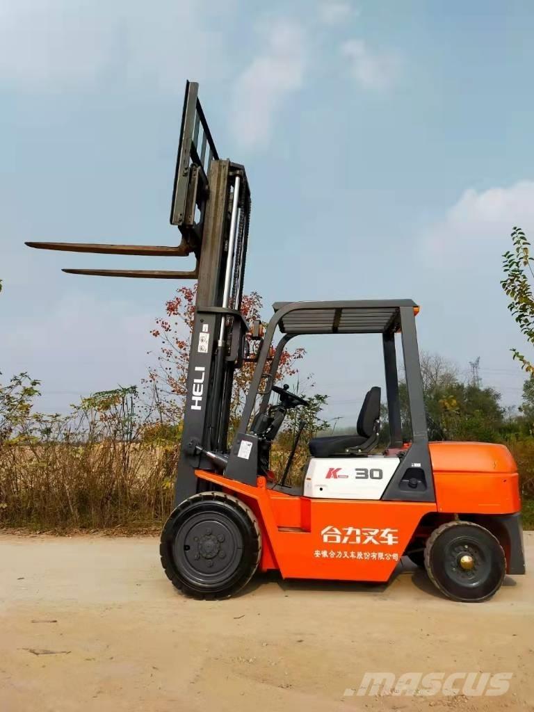 Heli CPCD 30 Diesel Trucker