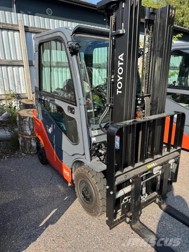 Toyota Tonero 18 Diesel Trucker