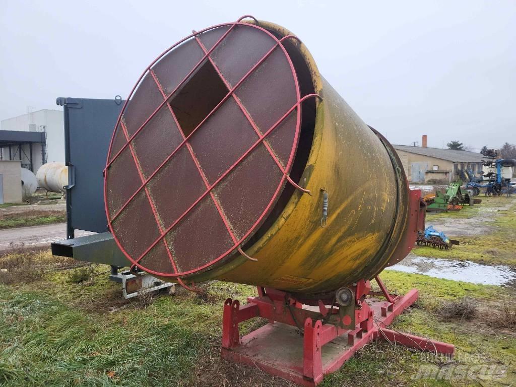 TEAGLE TOMAHAWK 505M Rundballerivere, -kuttere og -utpakkere