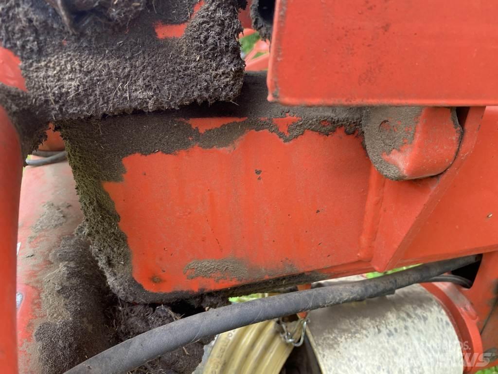 Kuhn GF6301MH Raker og høyvendere