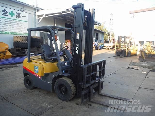 TCM FD25T3 Diesel Trucker