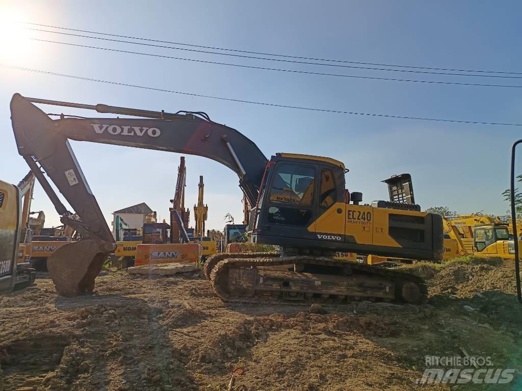 Volvo EC 240 Beltegraver