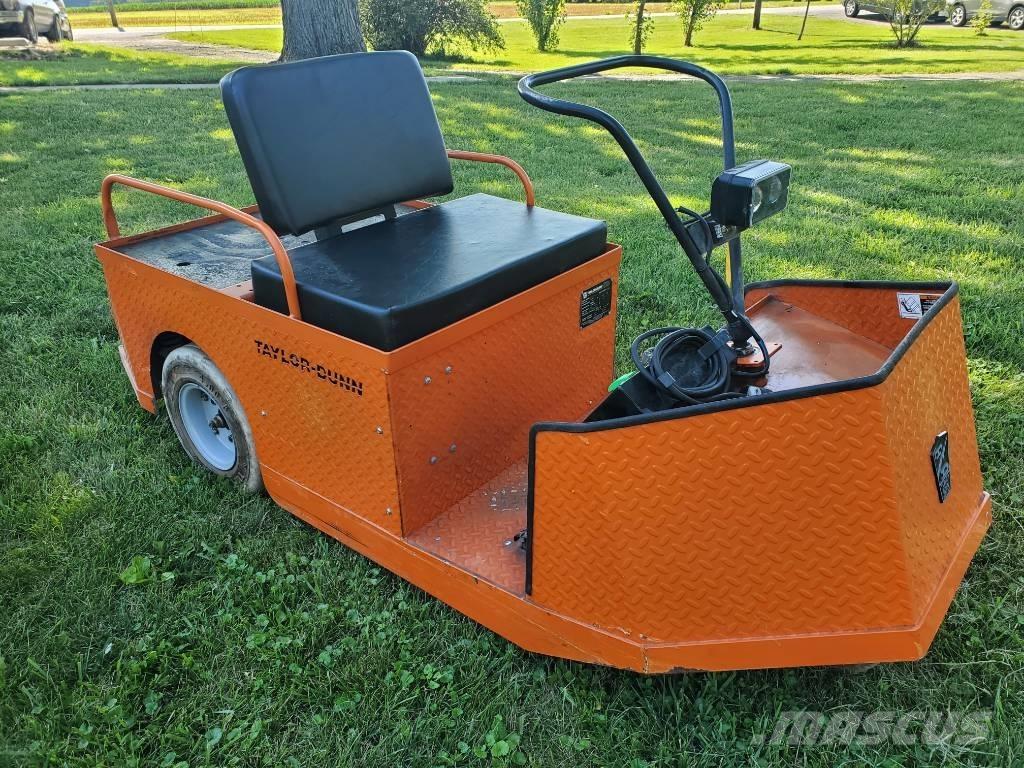 Taylor-Dunn SS536 Tauetraktor