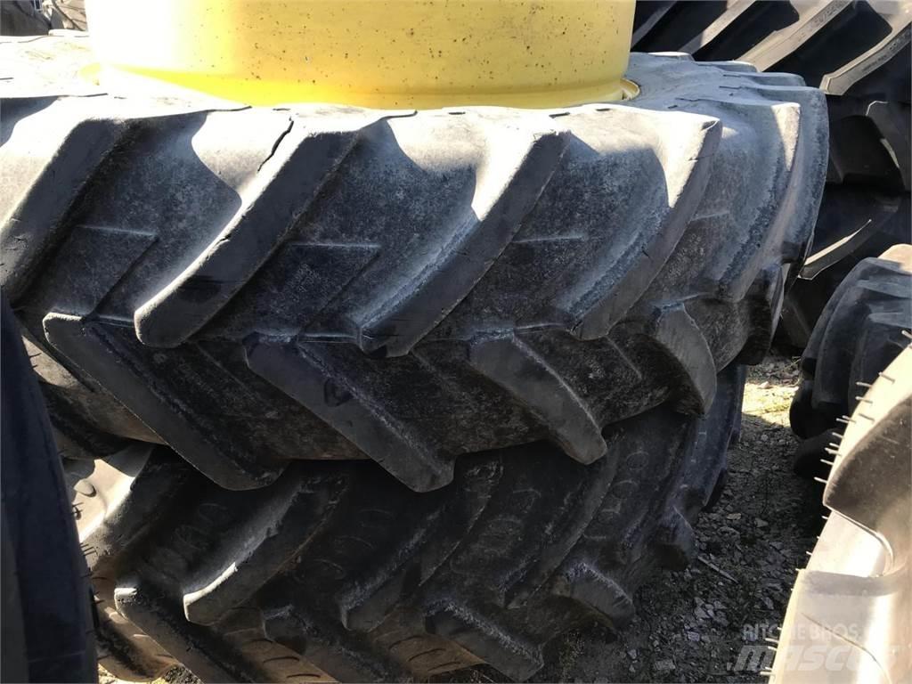Michelin 520/85R46 Dekk, hjul og felger