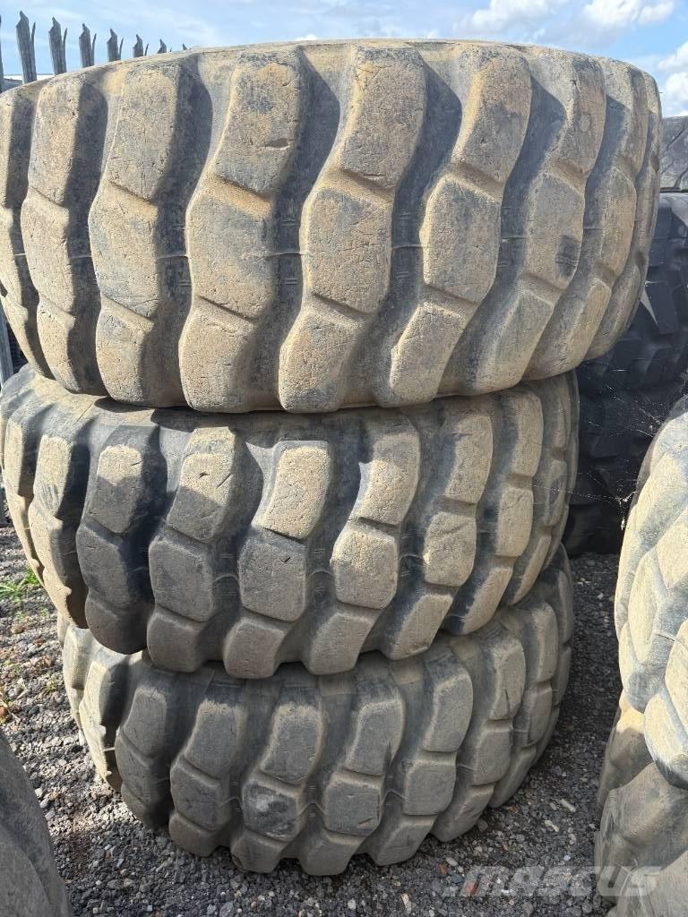 Bridgestone 23.5R25 Dekk, hjul og felger