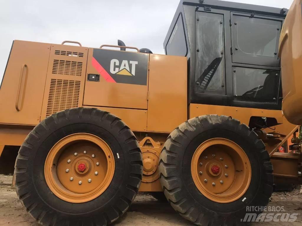CAT 140k Veihøvler