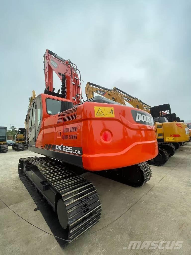 Doosan DX 225 LC Beltegraver