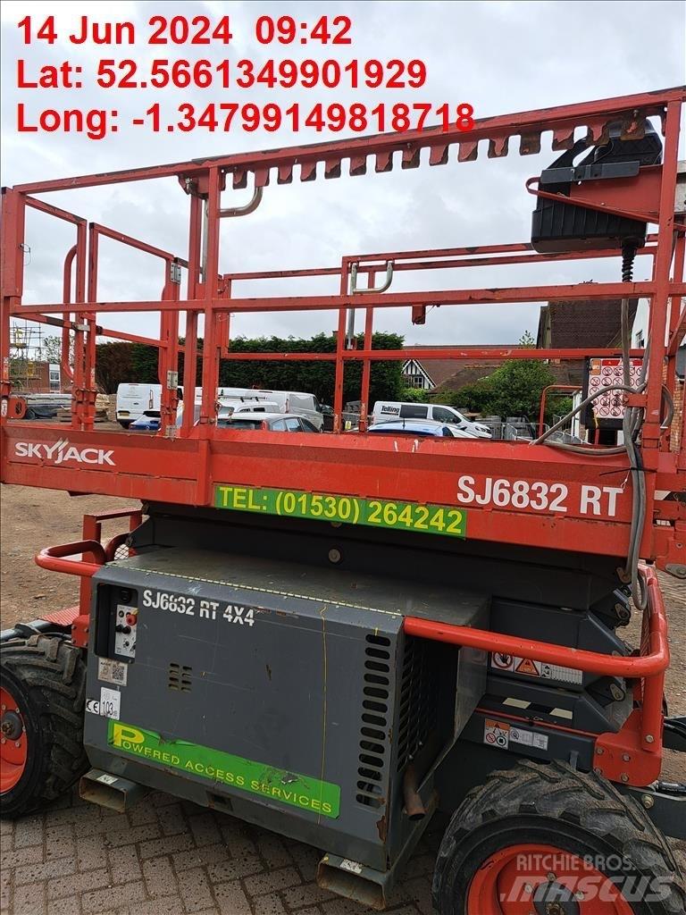 SkyJack SJ 6832 RT Sakselifter