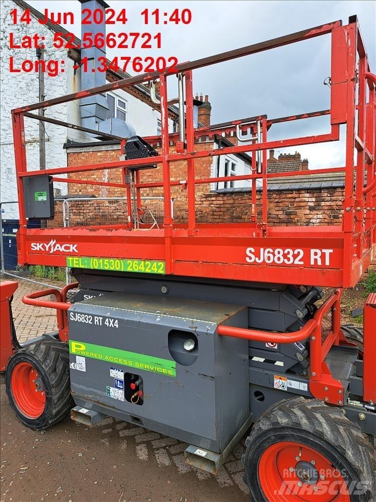 SkyJack SJ 6832 RT Sakselifter