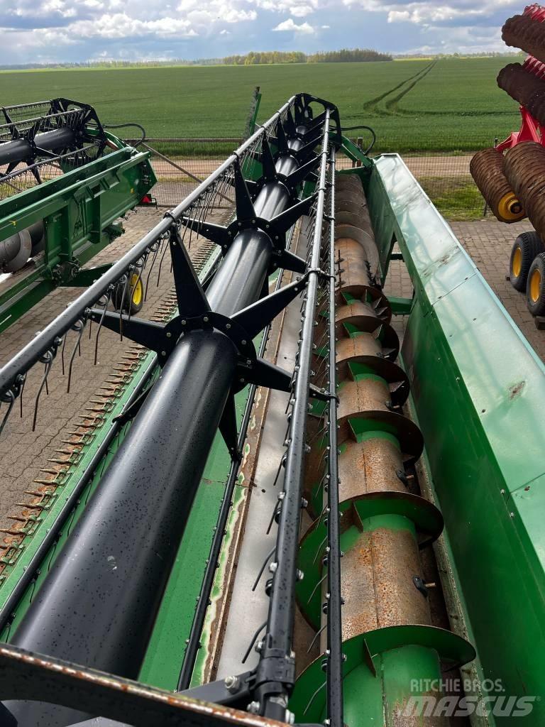 John Deere 630 R Skjærebord til skurtresker
