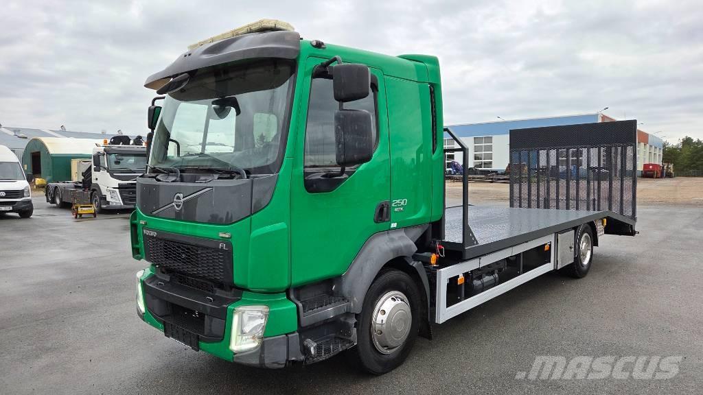 Volvo FL250 4X2 Flatvogn med vinsj