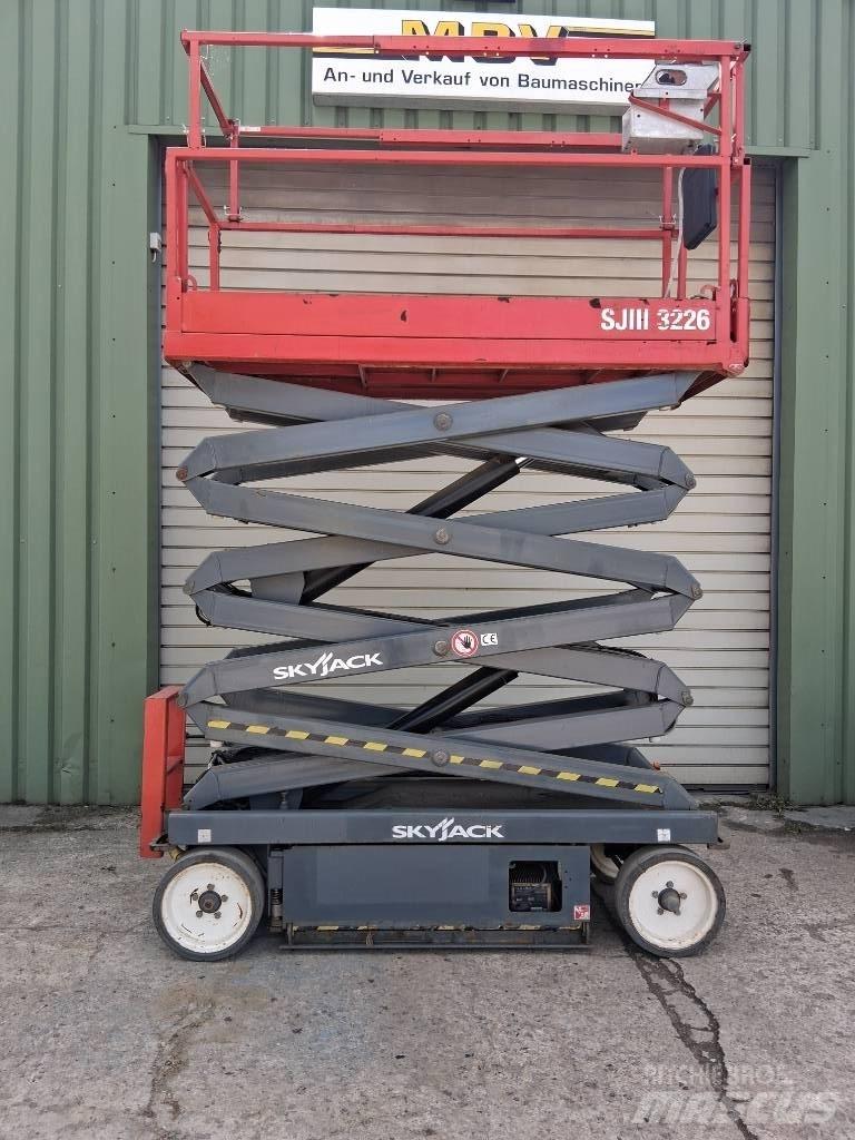 SkyJack SJ III 3226 Sakselifter