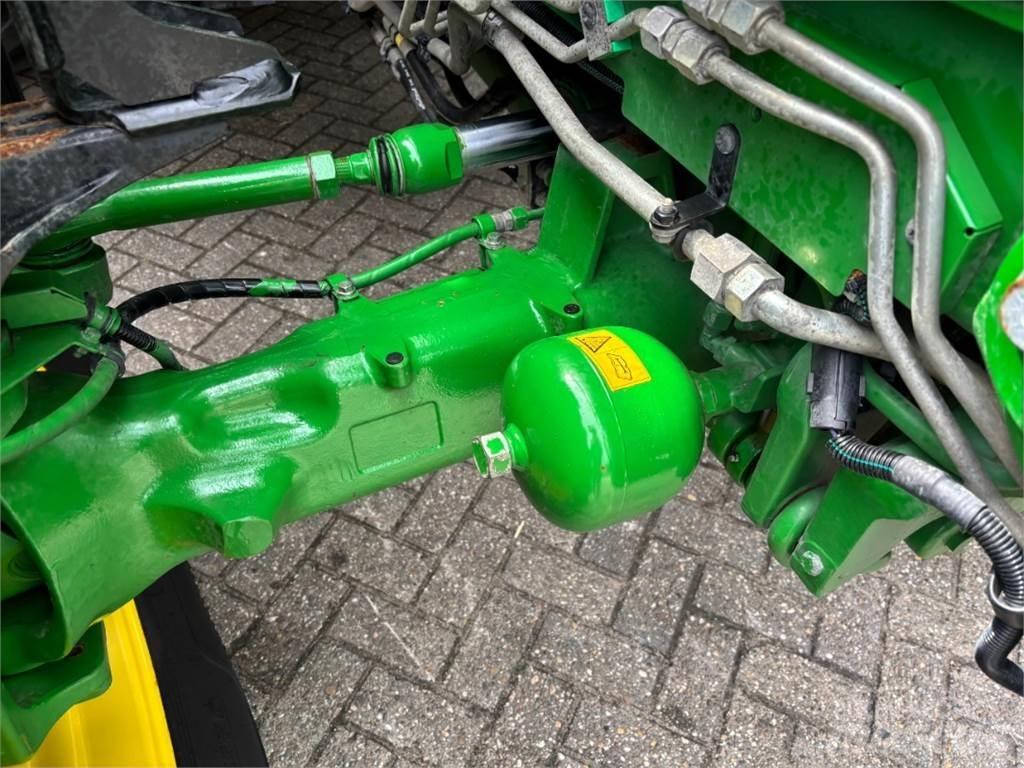 John Deere 6215R Traktorer