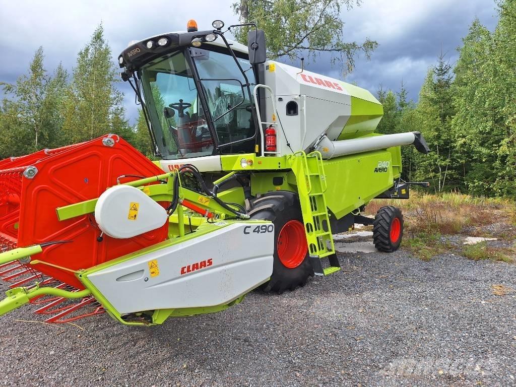 CLAAS Avero 240 Skurtreskere