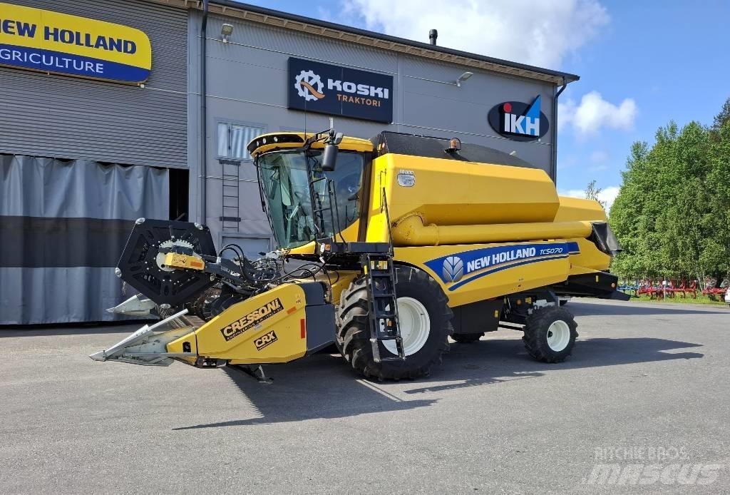 New Holland TC 5070 Skurtreskere