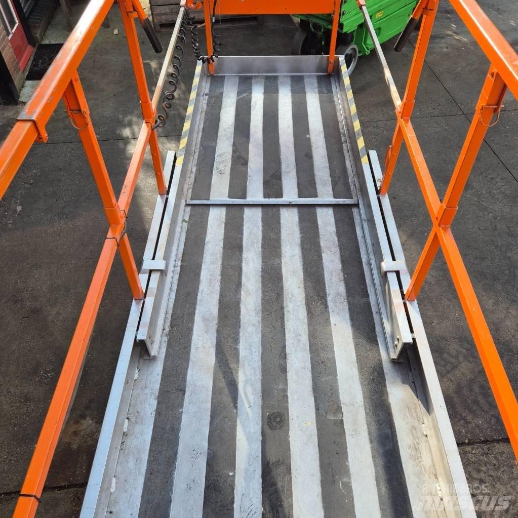 JLG 3246 ES Sakselifter