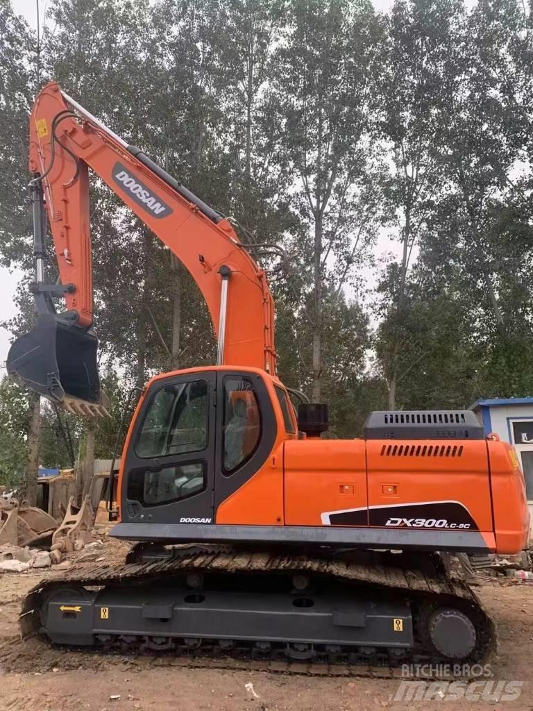 Doosan DX300LC-9C Beltegraver