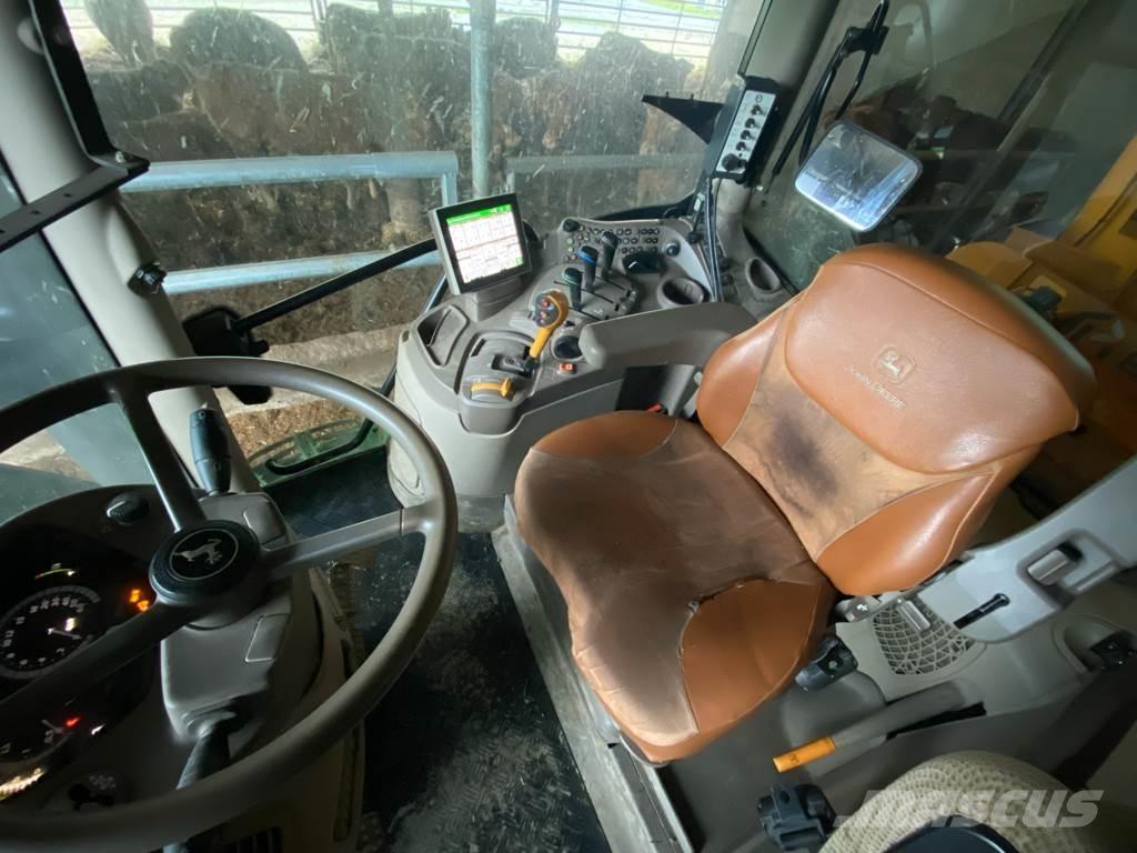 John Deere 6120R Traktorer