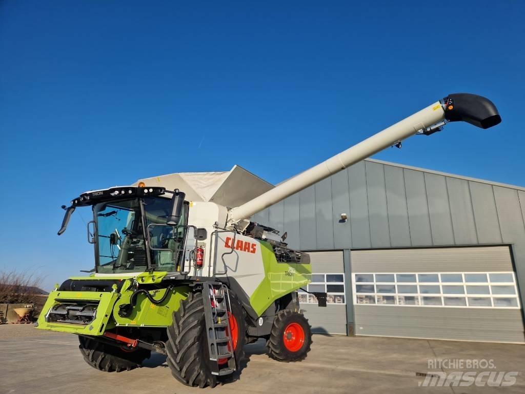 CLAAS Trion 750 Skurtreskere