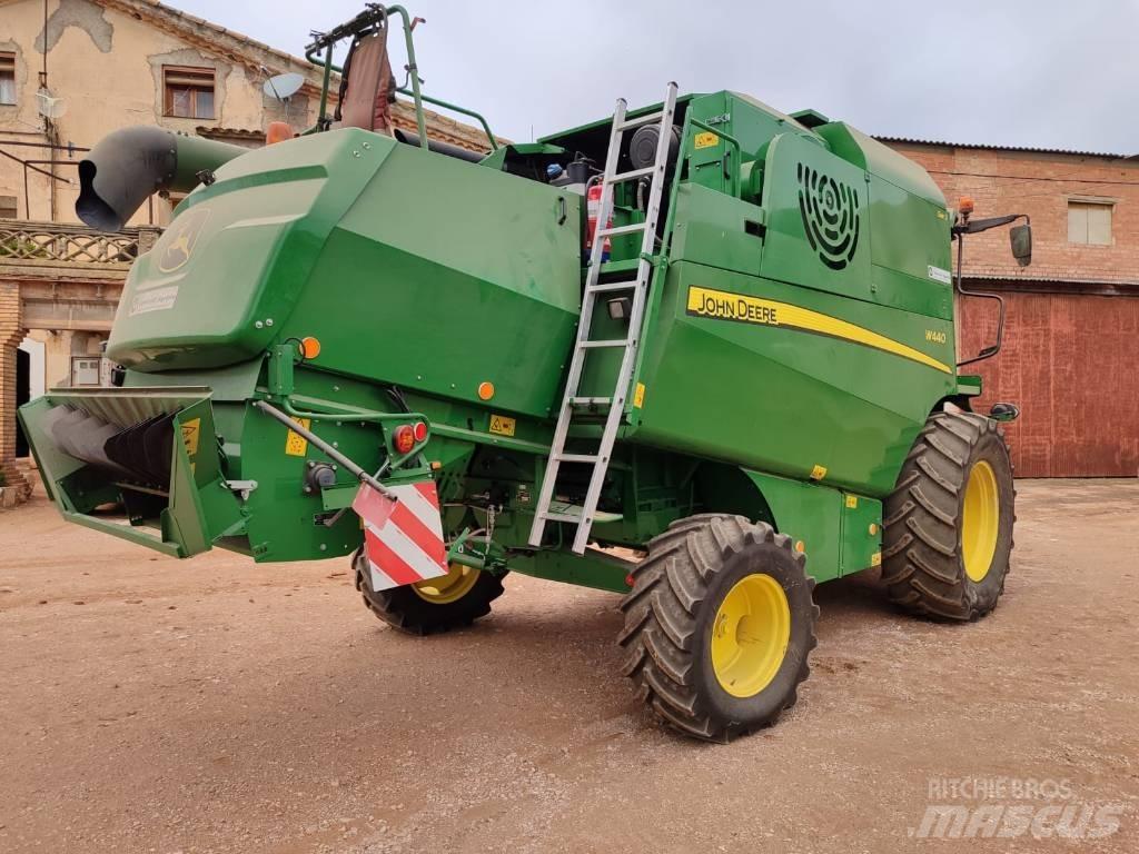 John Deere W 440 Skurtreskere